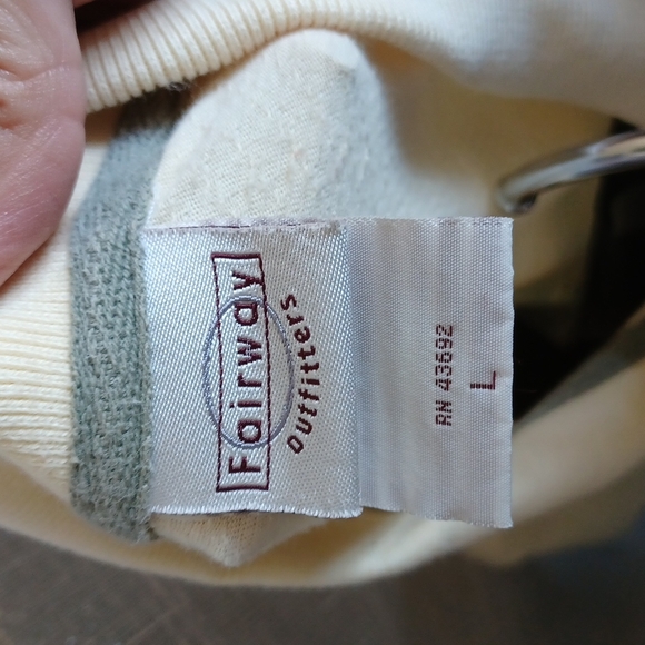 Ladies Golf shirt. Fairway Outfitters. EUC. Large. Embroidered - Picture 4 of 4